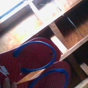 Nike flip flops red white and blue size 8